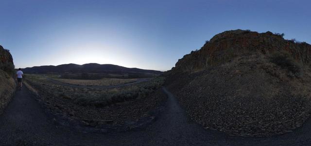 Trail near the cliffs of lake lenore