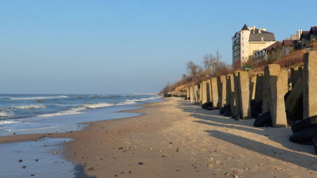 На берегу пляжа в Зеленоградске