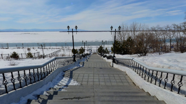 Хабаровск, Комсомольская площадь, весна