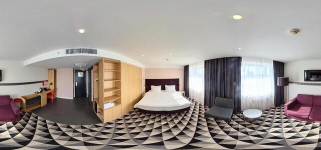AZIMUT City Hotel