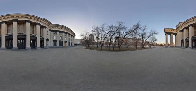 Правая сторона театра