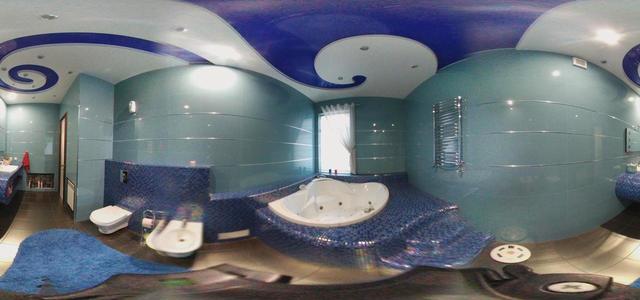 Bathroom 1_2