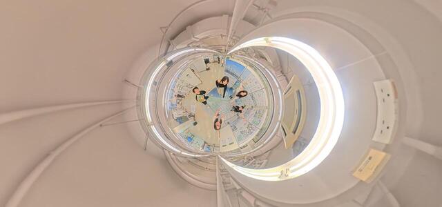 DegreeShow 055