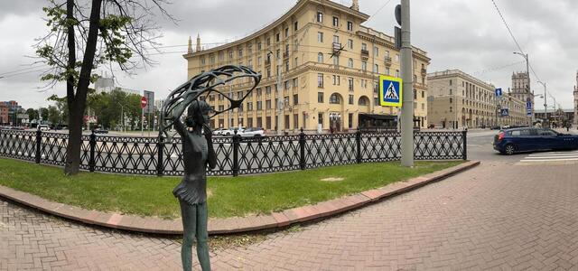 «Девочка с зонтиком» — трагическая нежность