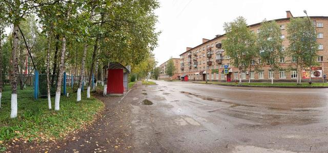 Улица Мира. Рядом детская поликлиника