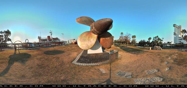 Aleta S2C 360 camera - ship propeller monument