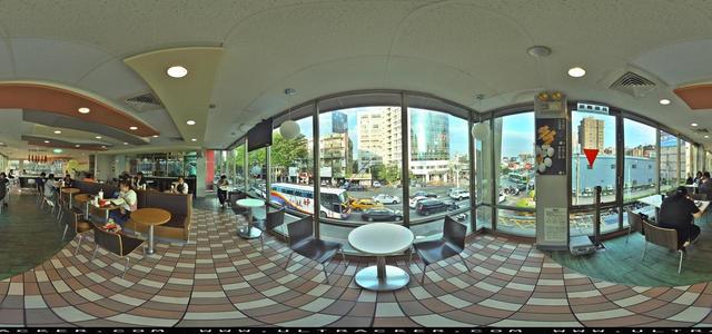 Aleta S2C 360 camera - Indoor, in a McDonald's afternoon