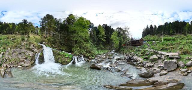 Kamyanka Waterfall