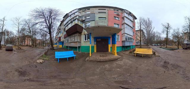 Трехкомнатная квартира на Яновского