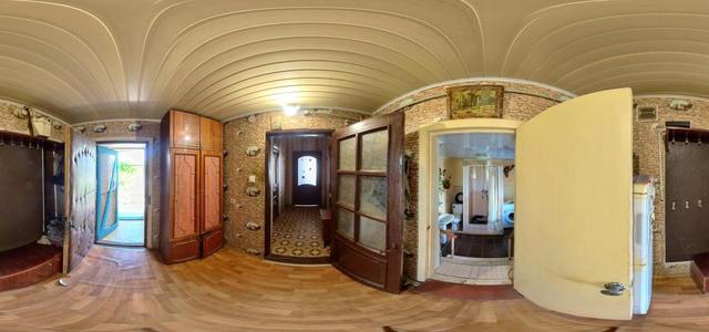 2 booths corridor