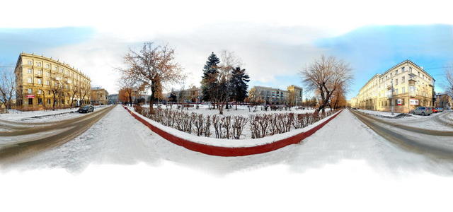 У сквера Чапаева. (ул. Чапаева, 11, 13)