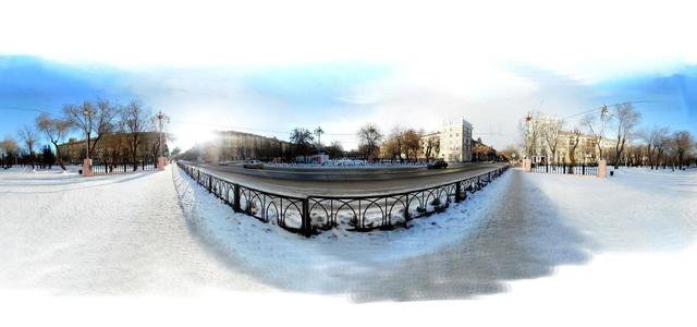 ul. Gorky. Near the square.