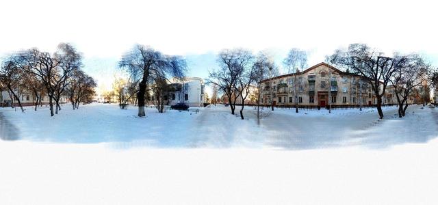 ul. Lomonosov - Square at the clinic.