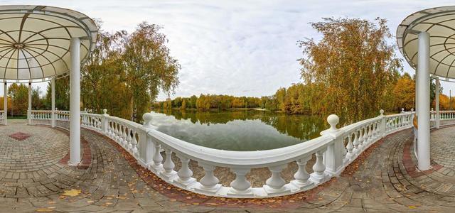 Балкон ротонды
