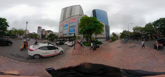 Lối vào hầm và đi vào khu cư dân