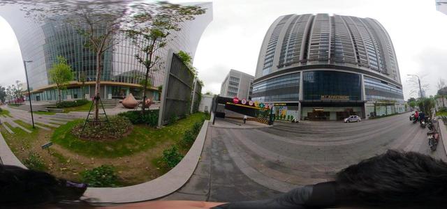 Trước cửa hầm 2